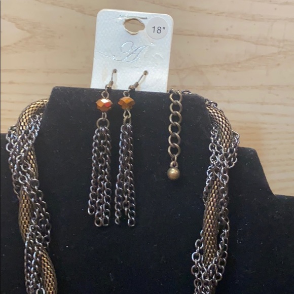 Cute new necklace! - Picture 2 of 3